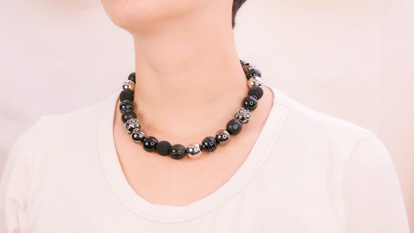 Perlenkette Black Night