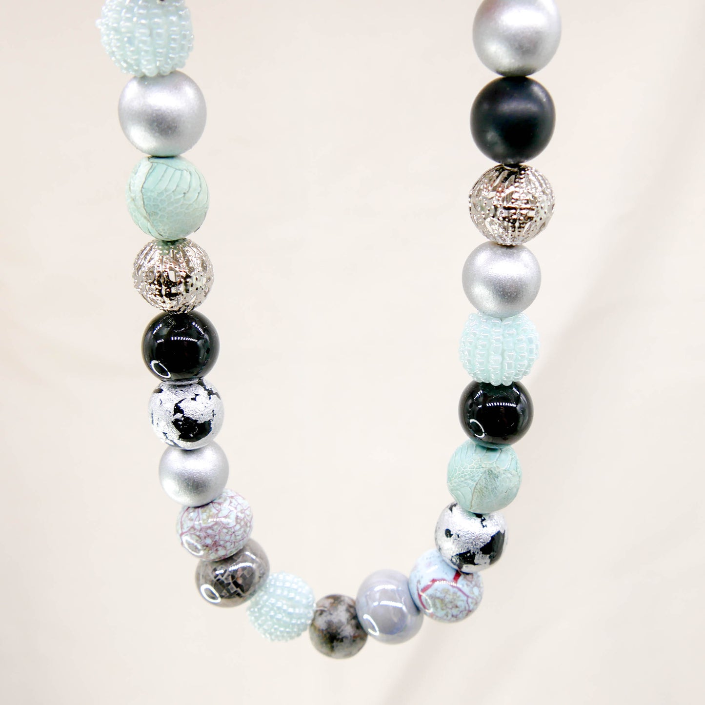 Perlenkette Black Mint