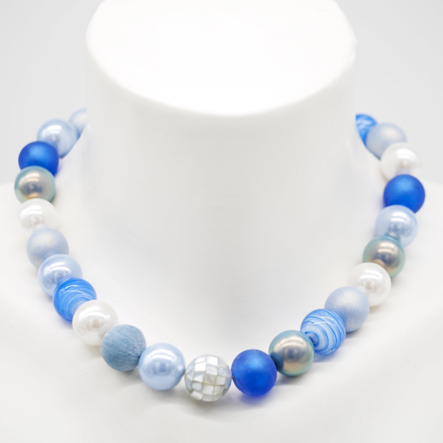 Perlenkette Azurblau