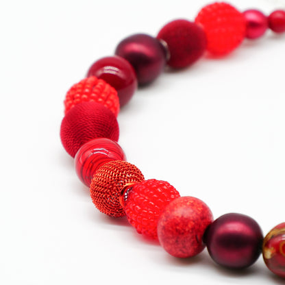 Perlenkette Red Secrets