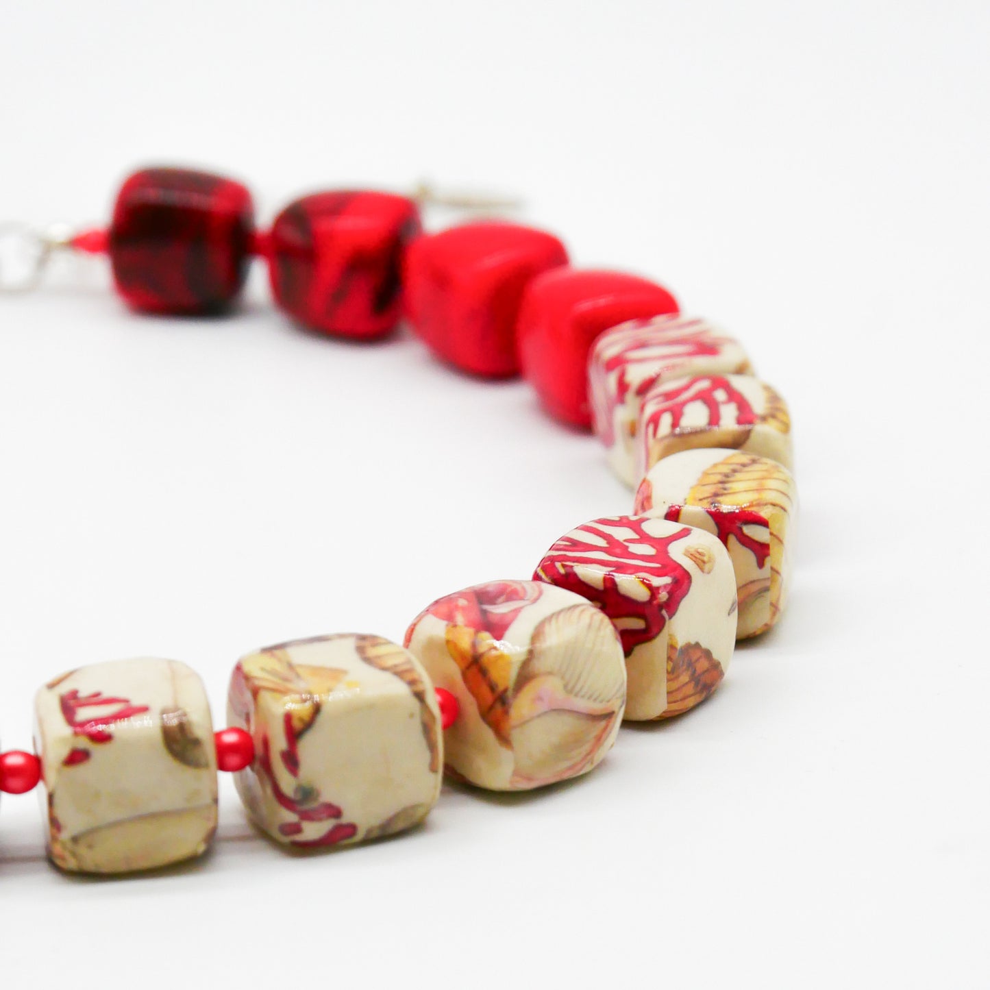 Perlenkette Coral Cubes