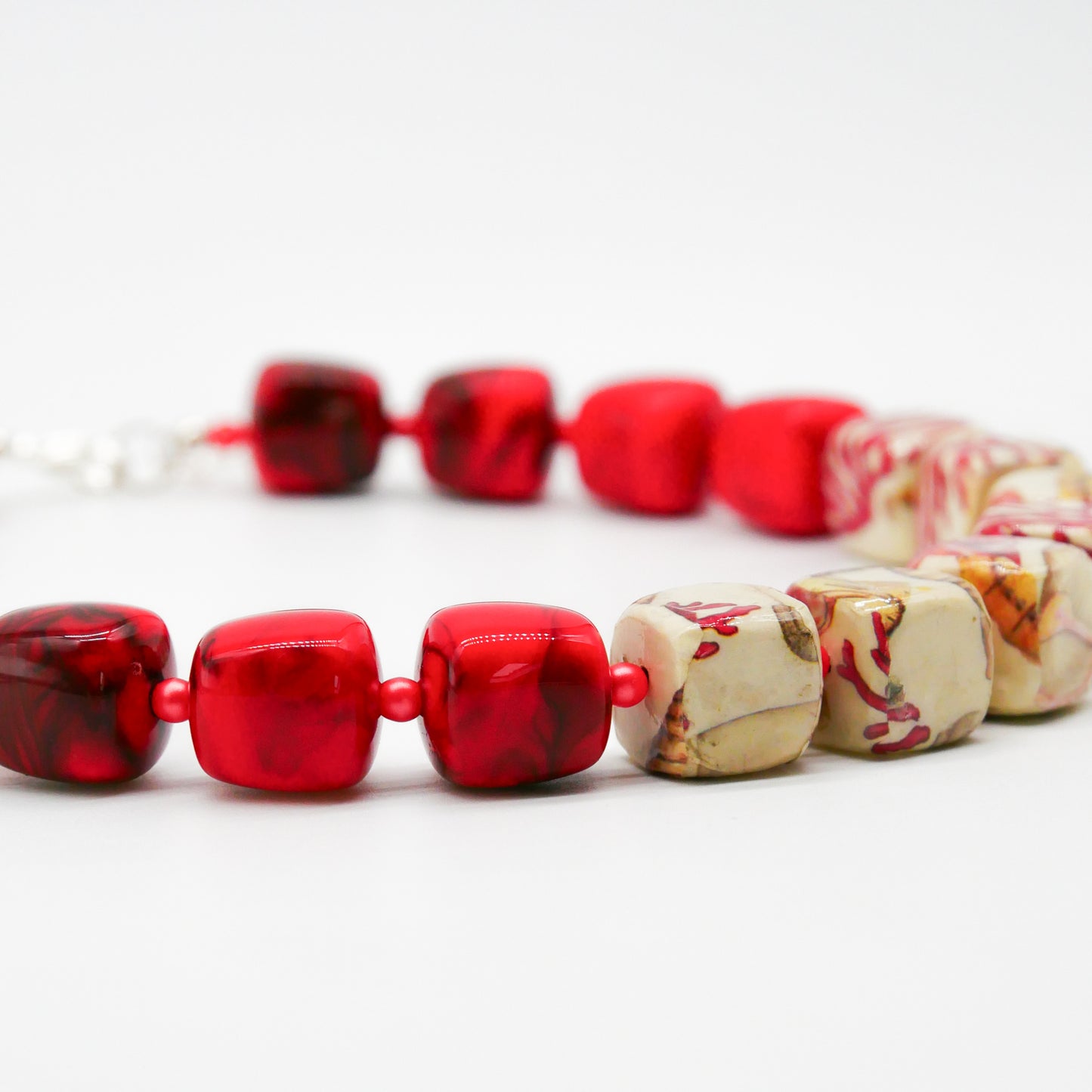 Perlenkette Coral Cubes