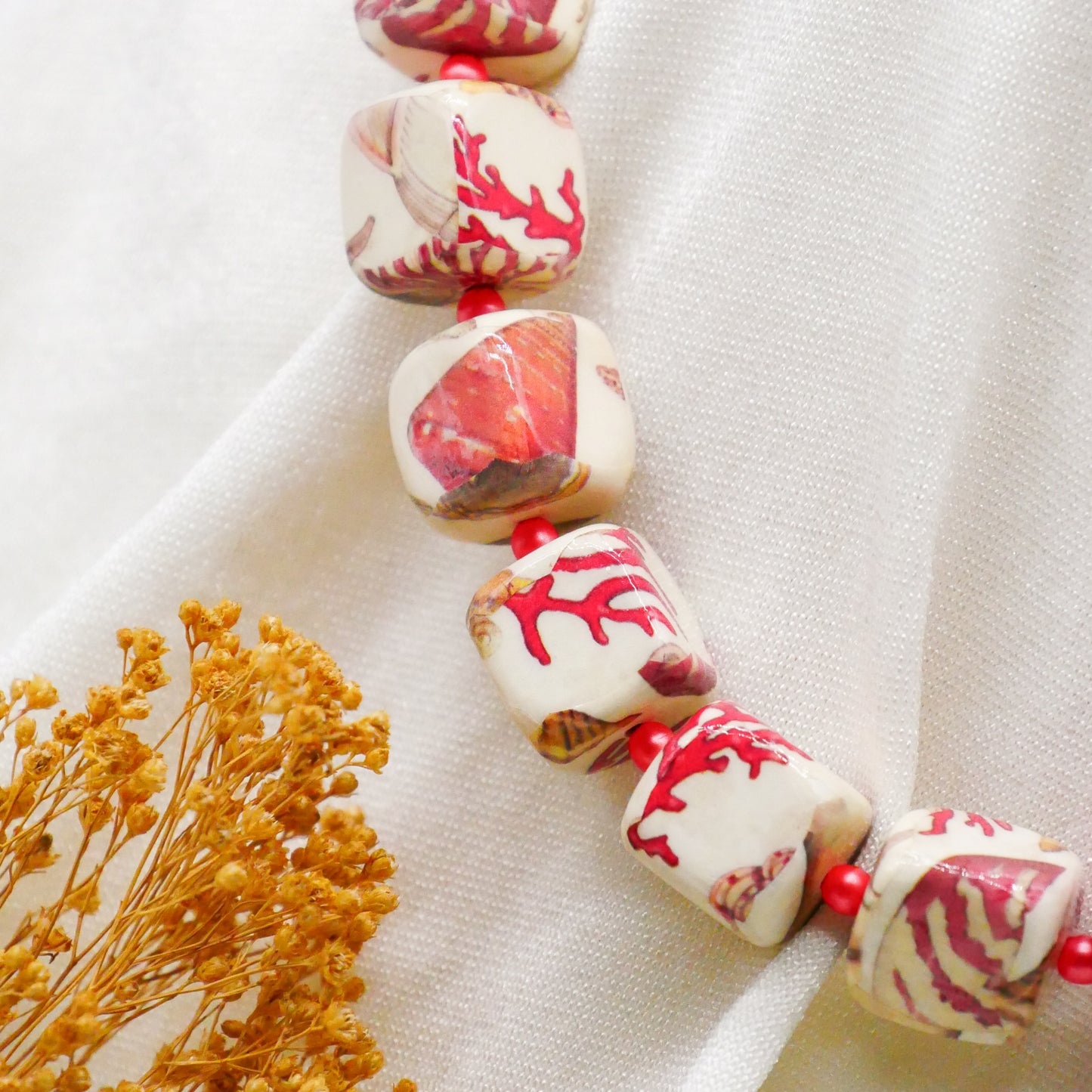 Perlenkette Coral Cubes